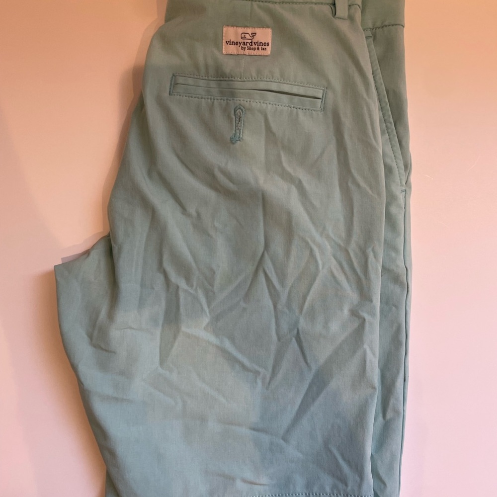 BOYS SIZE 12 VINEYARD VINES SEAFOAM GREEN SHORTS